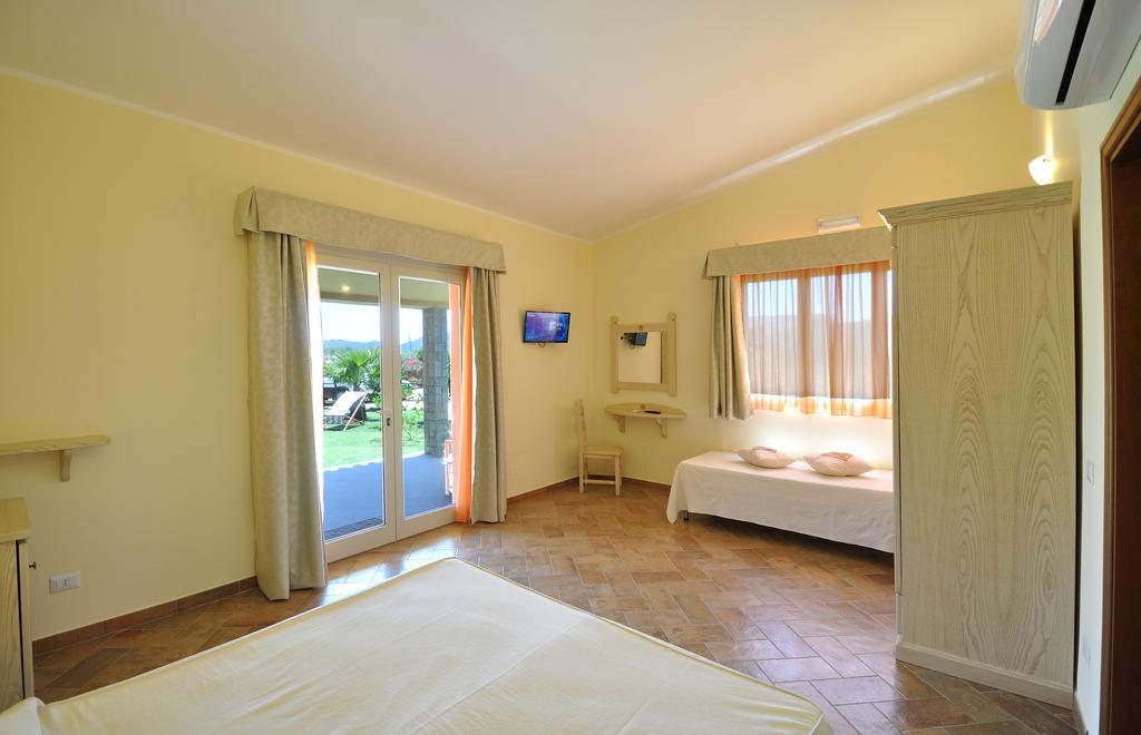 Affittacamere B&B La Villa Dei Graniti ヴィッラシミーウス エクステリア 写真