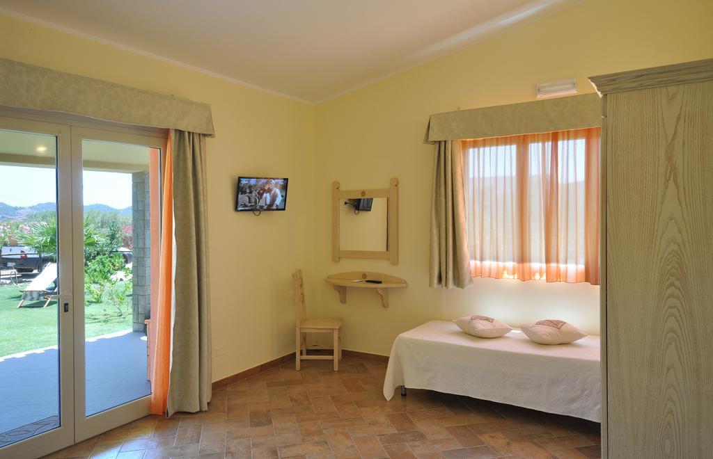Affittacamere B&B La Villa Dei Graniti ヴィッラシミーウス エクステリア 写真