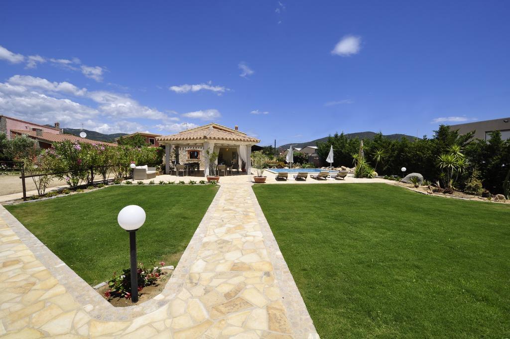 Affittacamere B&B La Villa Dei Graniti ヴィッラシミーウス エクステリア 写真